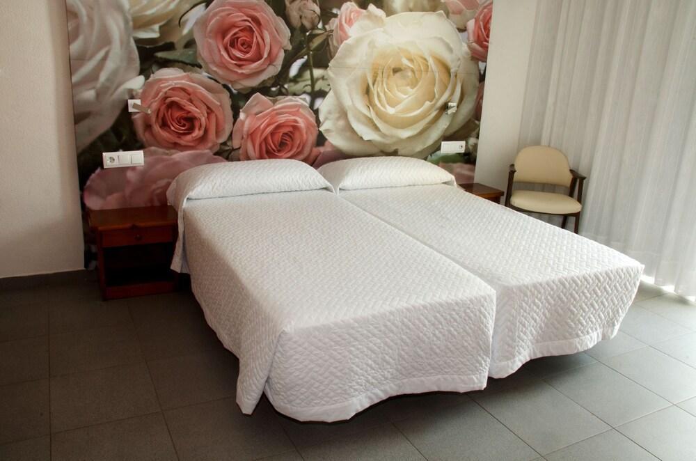 Hotel S'Agoita Кастел Пладжа де Аро Екстериор снимка