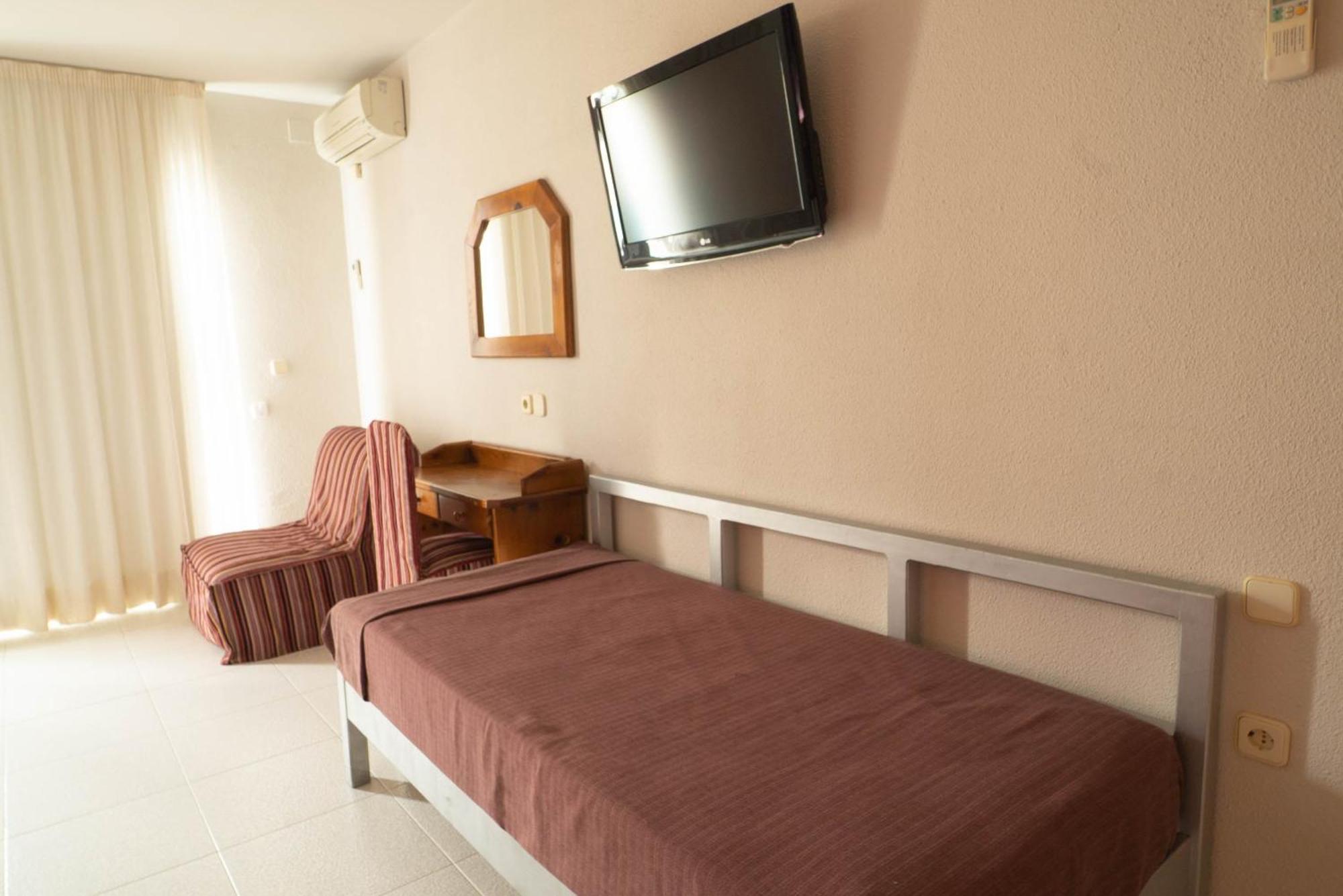 Hotel S'Agoita Кастел Пладжа де Аро Стая снимка