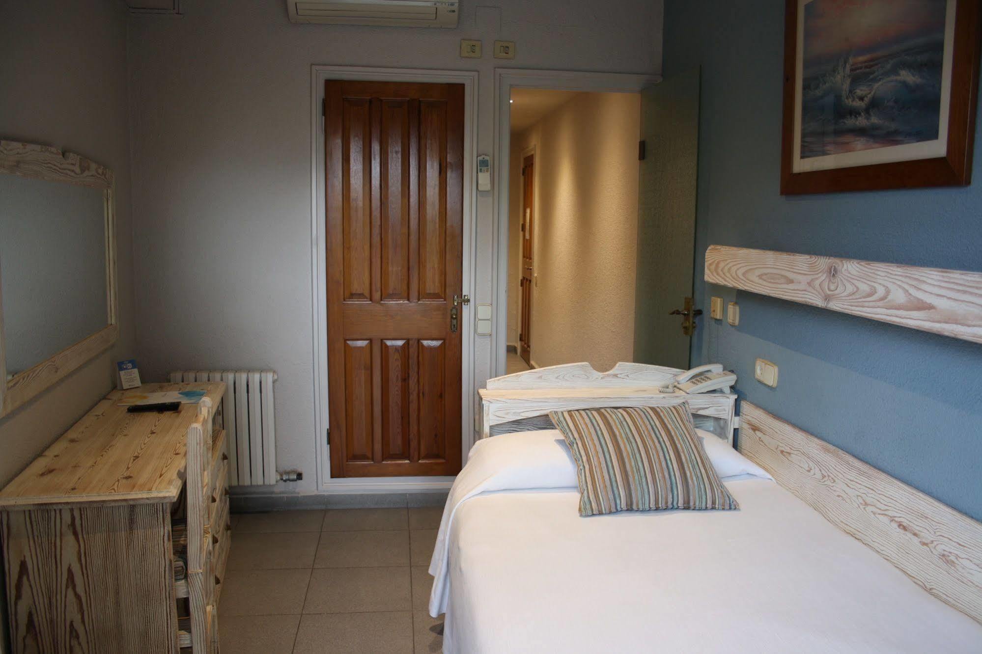 Hotel S'Agoita Кастел Пладжа де Аро Екстериор снимка